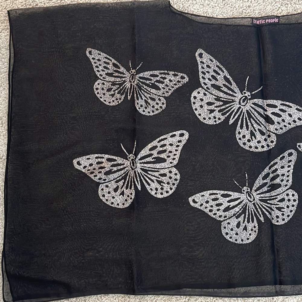 Traffic People Scarf Coverup Cropped Top - Picture 6 of 12
